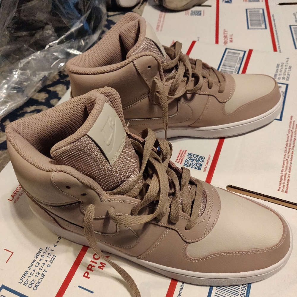 Nike Women's Mid Top Diffused Beige Basketball shoes Size 12